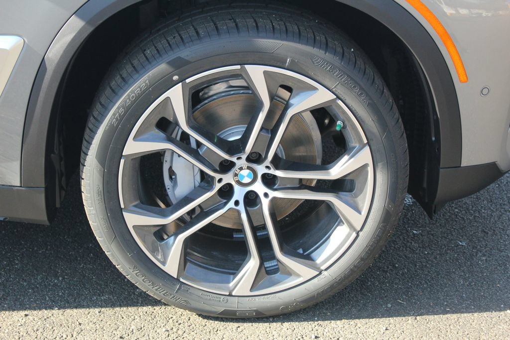 Used 2026 BMW X5 xDrive40i AWD/4WD image 11