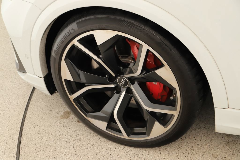 Certified 2022 Audi RS Q8 4.0T w/ Carbon Optic Package image 31