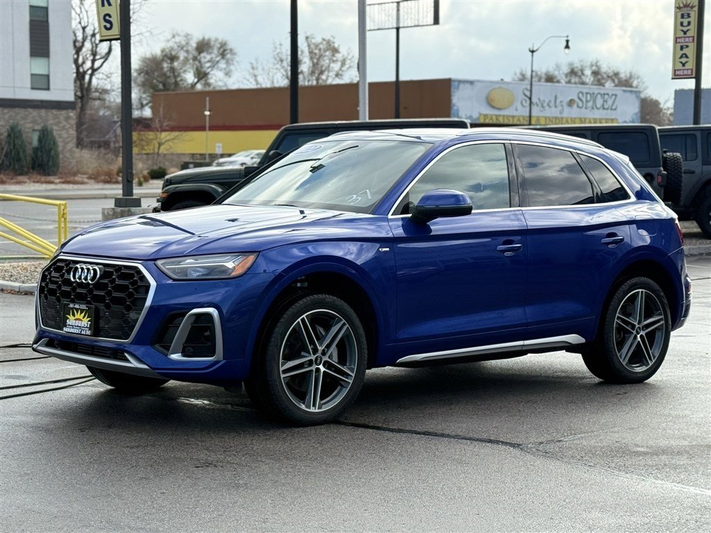 Used 2022 Audi Q5 e Premium w/ Convenience Package image 3