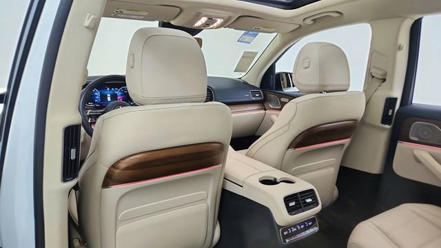 Used 2024 Mercedes-Benz GLS 450 4MATIC image 35