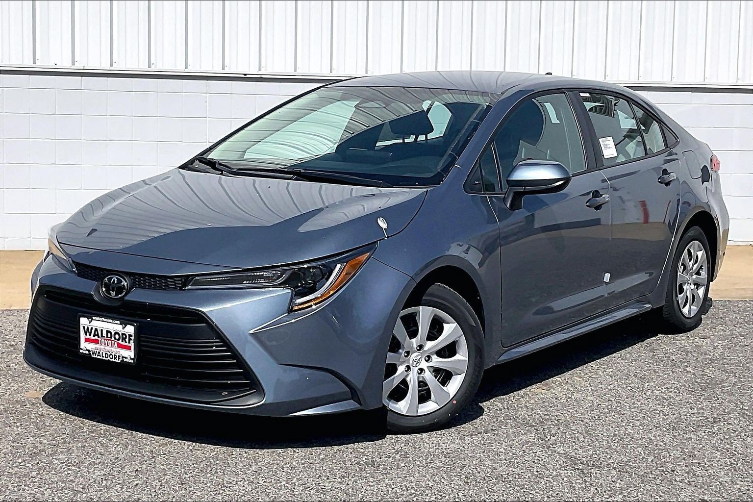 New 2027 Toyota Corolla LE FWD image 2