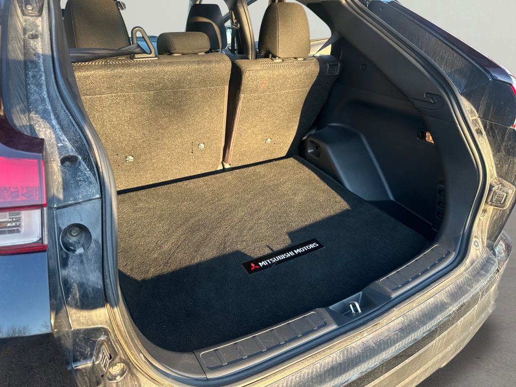 Used 2025 Mitsubishi Eclipse Cross LE image 30