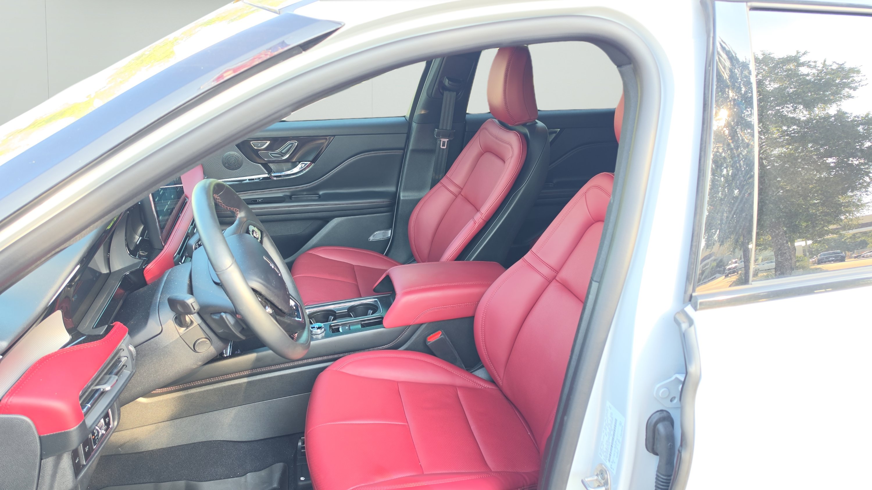 New 2026 Lincoln Corsair Reserve w/ Jet Appearance Package FWD image 9