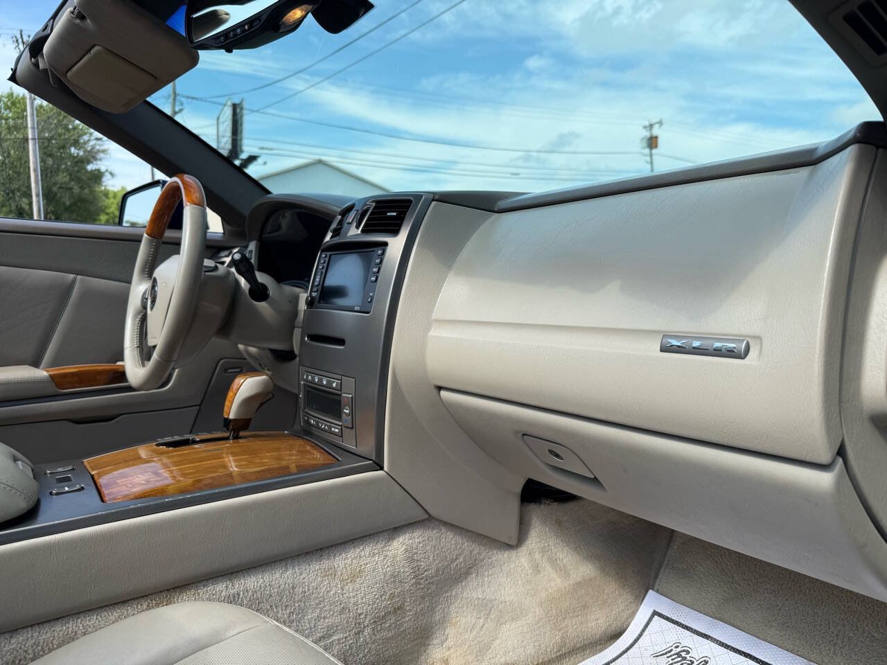 Used 2005 Cadillac XLR RWD image 40