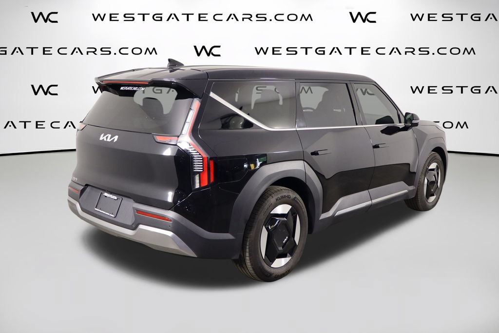 Used 2024 Kia EV9 Light Long Range RWD image 46