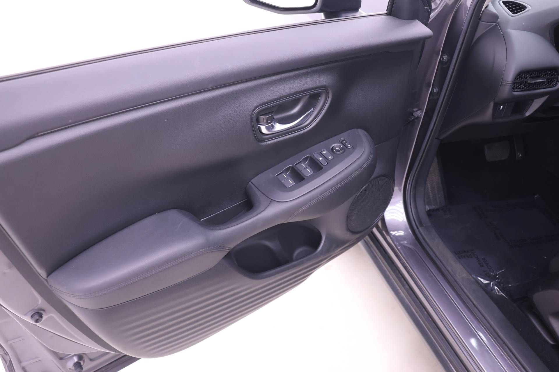 Certified 2024 Honda HR-V LX image 10