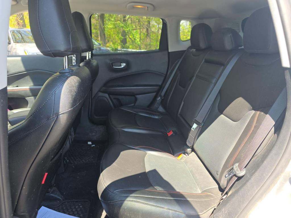 Used 2020 Jeep Compass Trailhawk w/ Leather Interior Group AWD/4WD image 14