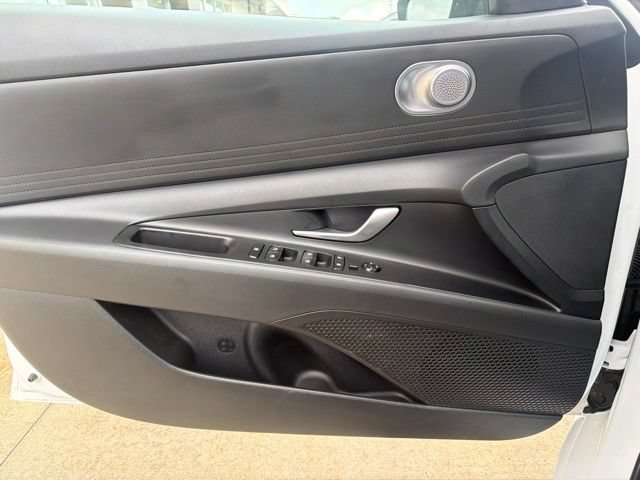 Used 2024 Hyundai Elantra SEL FWD image 22
