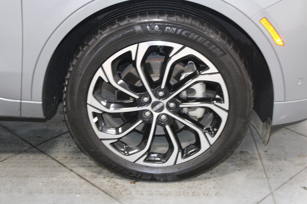 Used 2024 Lincoln Nautilus Reserve image 13