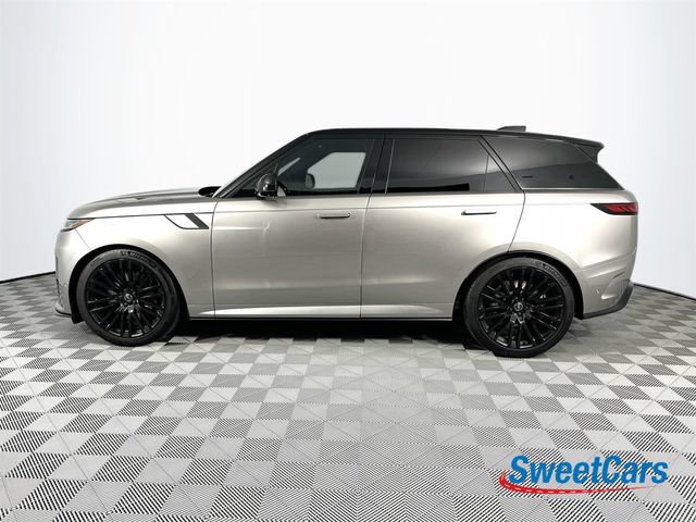 Used 2024 Land Rover Range Rover Sport AWD/4WD image 4