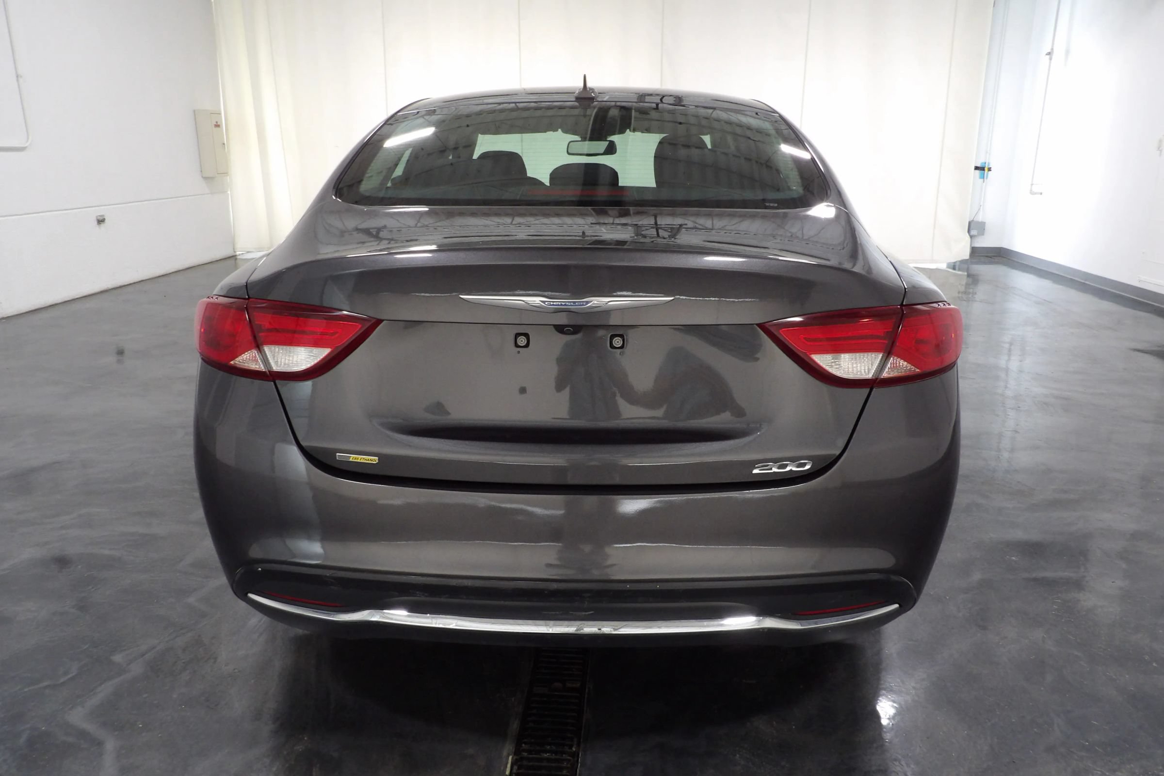 Used 2015 Chrysler 200 Limited w/ Convenience Group FWD image 5