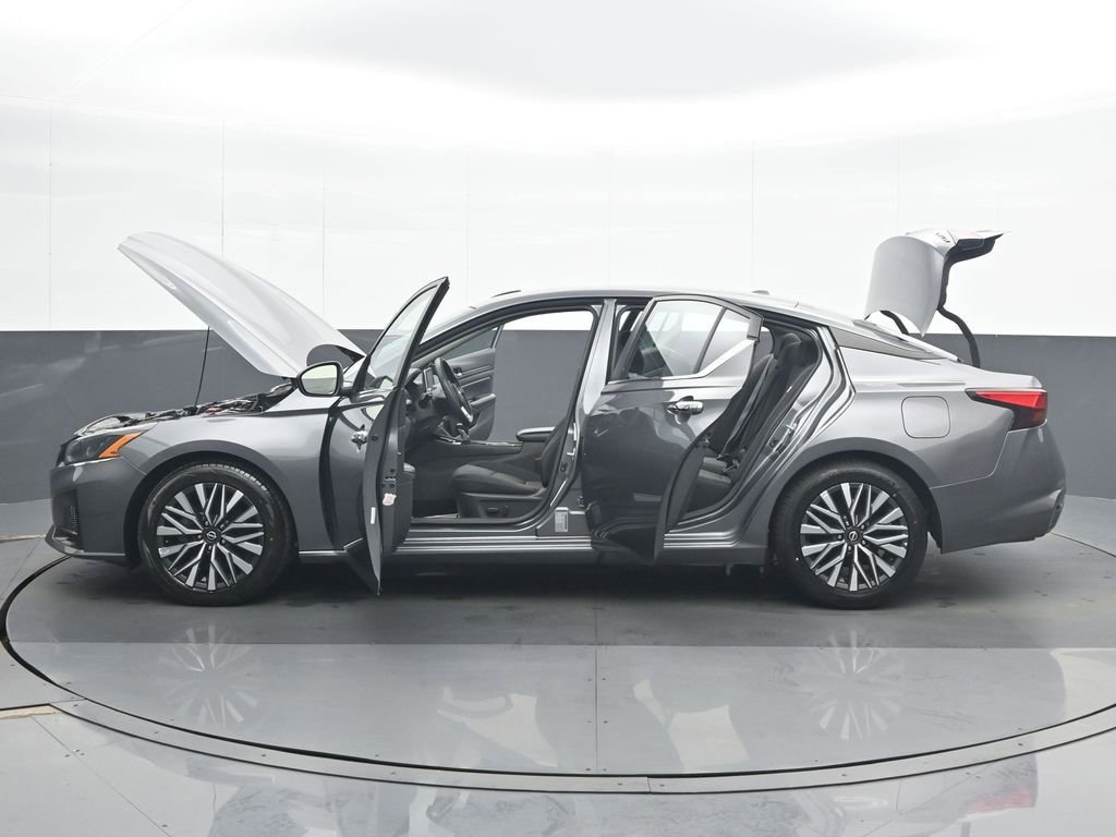 Used 2024 Nissan Altima 2.5 SV image 37