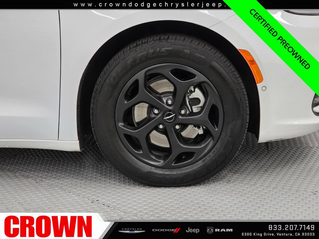Certified 2024 Chrysler Pacifica Limited FWD image 9