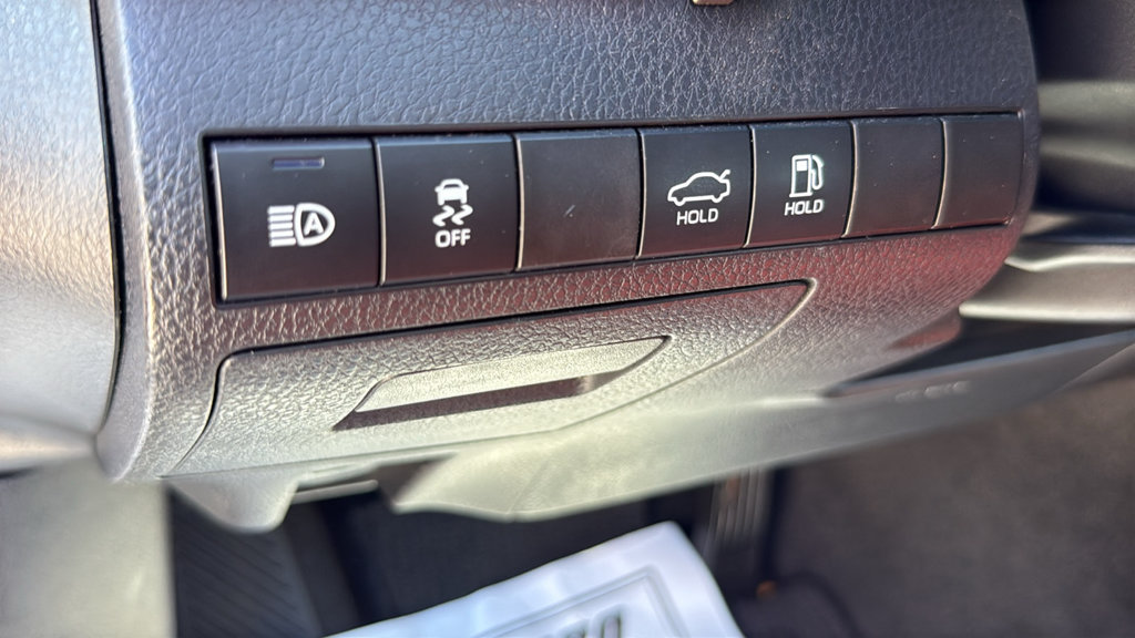 Used 2019 Toyota Camry XSE FWD image 40