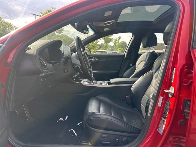 Used 2018 Kia Stinger GT2 AWD/4WD image 6