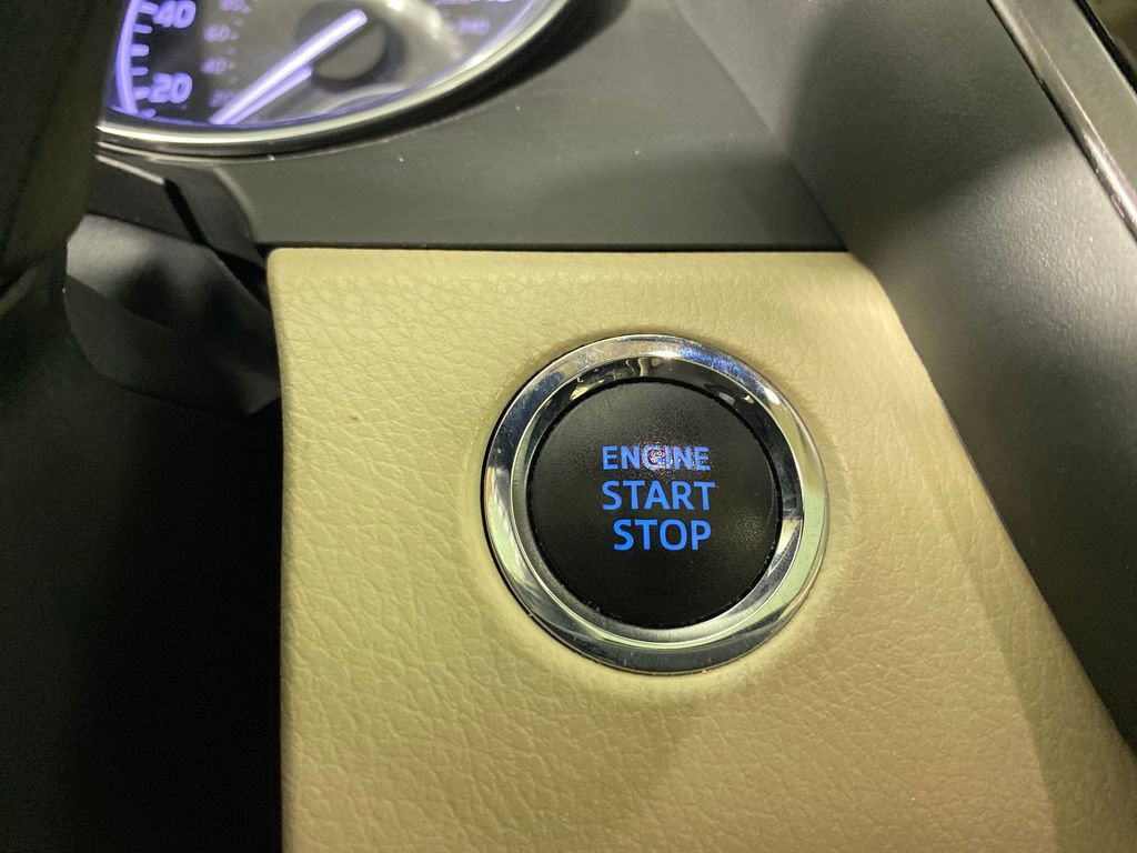 Certified 2020 Toyota Camry XLE image 21