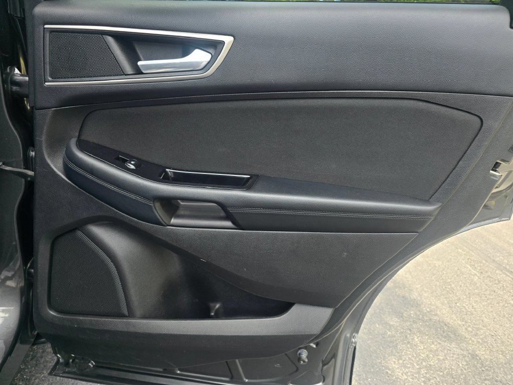 Used 2017 Ford Edge SEL AWD/4WD image 21