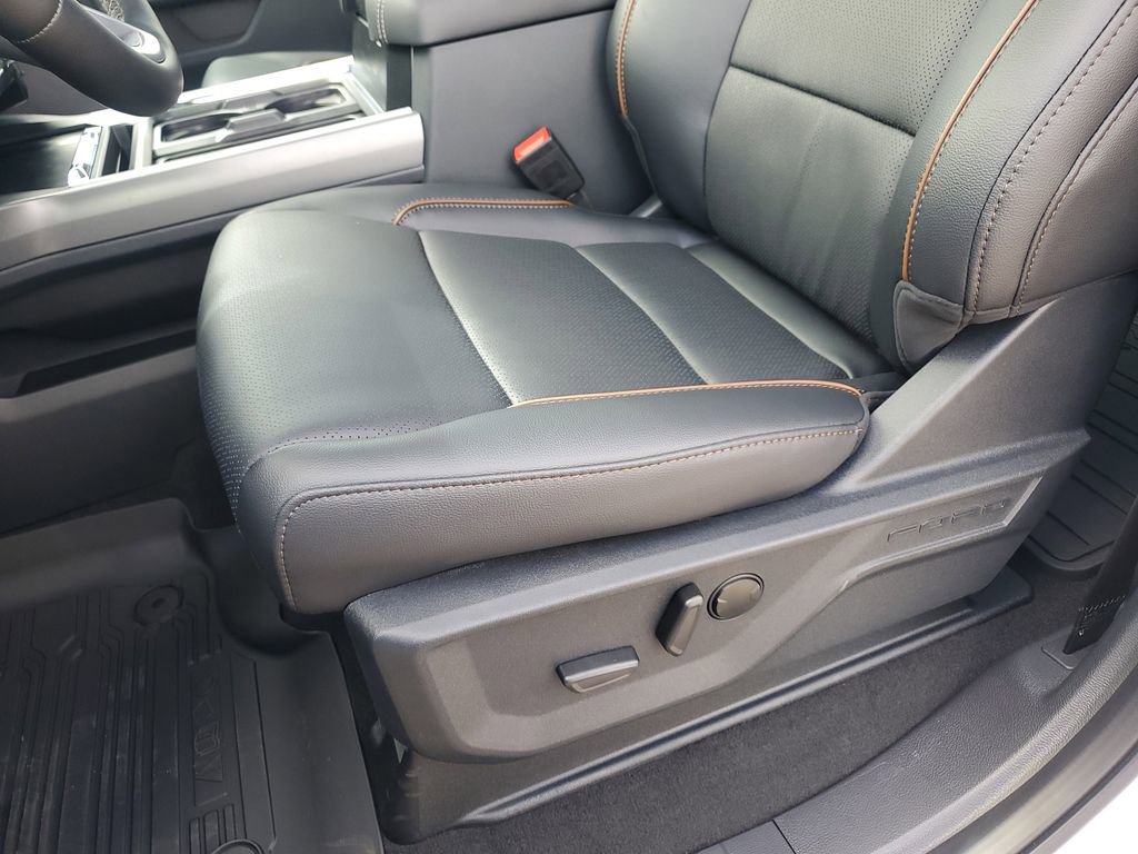 New 2025 Ford F350 Lariat w/ Lariat Ultimate Package image 16