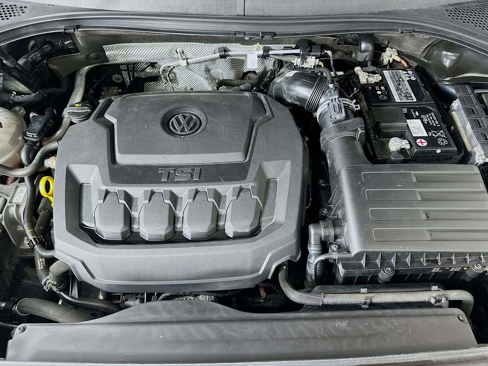 Used 2022 Volkswagen Tiguan SE R-Line AWD/4WD image 12