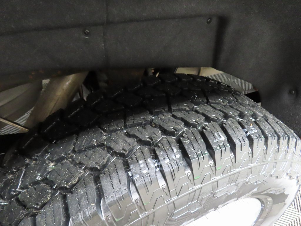 Used 2022 GMC Sierra 2500 SLE w/ SLE Value Package; image 29