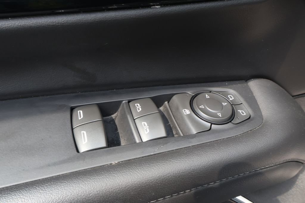 Used 2025 Chevrolet Tahoe Z71 AWD/4WD image 16