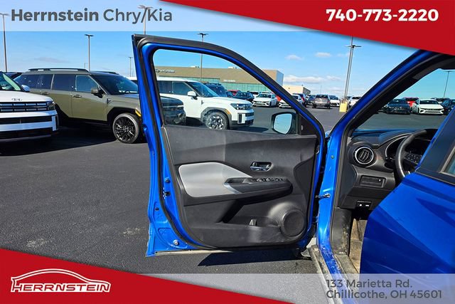 Used 2024 Nissan Kicks SR w/ SR Premium Package FWD image 6