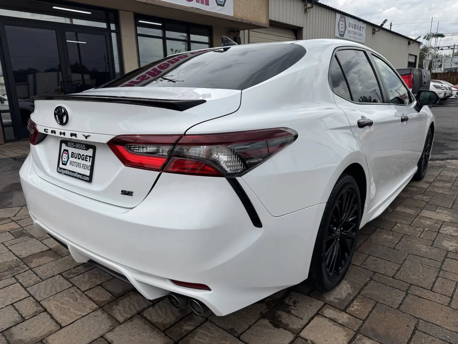 Used 2021 Toyota Camry SE FWD image 2