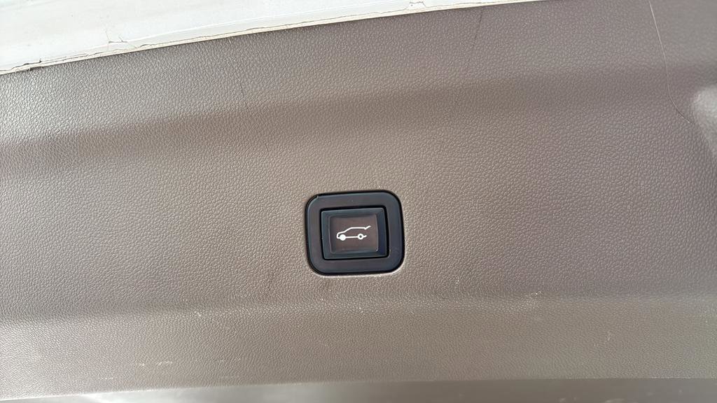 Used 2021 GMC Yukon Denali w/ Advanced Technology Package image 22