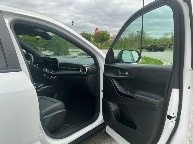 Used 2026 Chevrolet Equinox LT w/ Convenience Package II AWD/4WD image 16