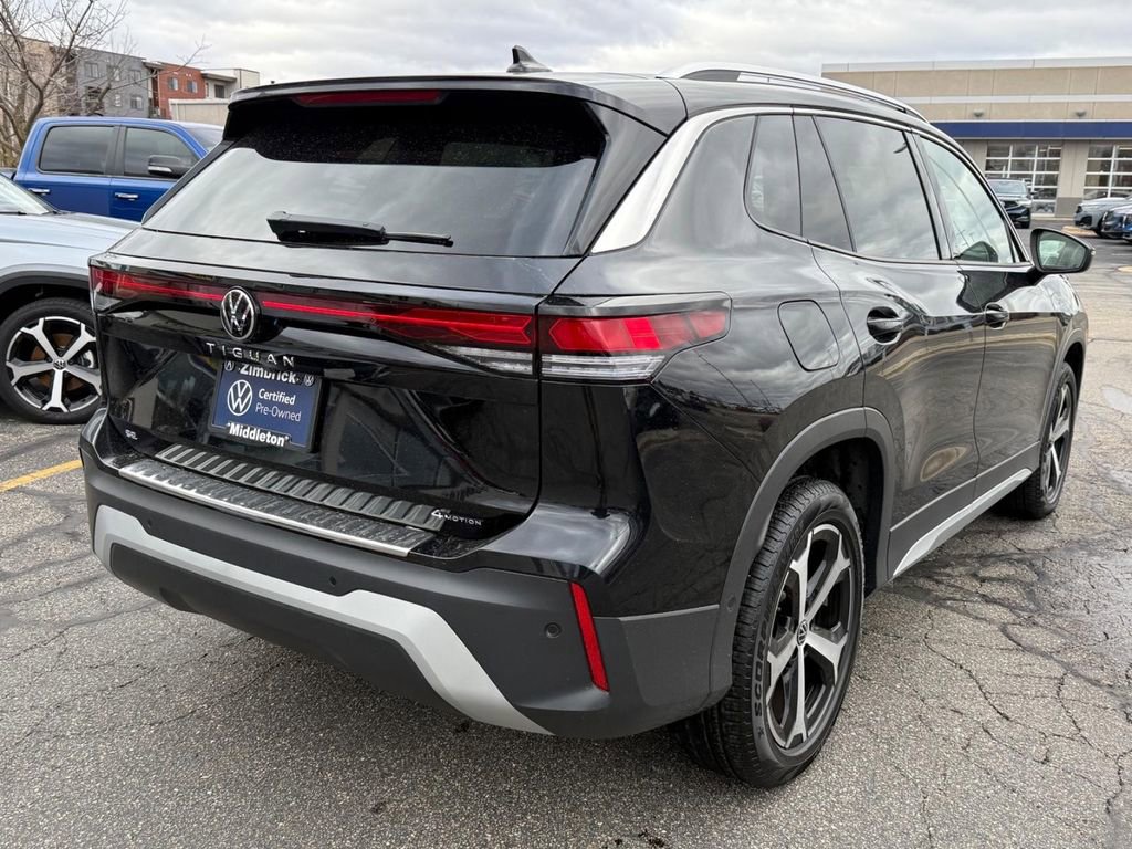 Certified 2025 Volkswagen Tiguan SE AWD/4WD image 3
