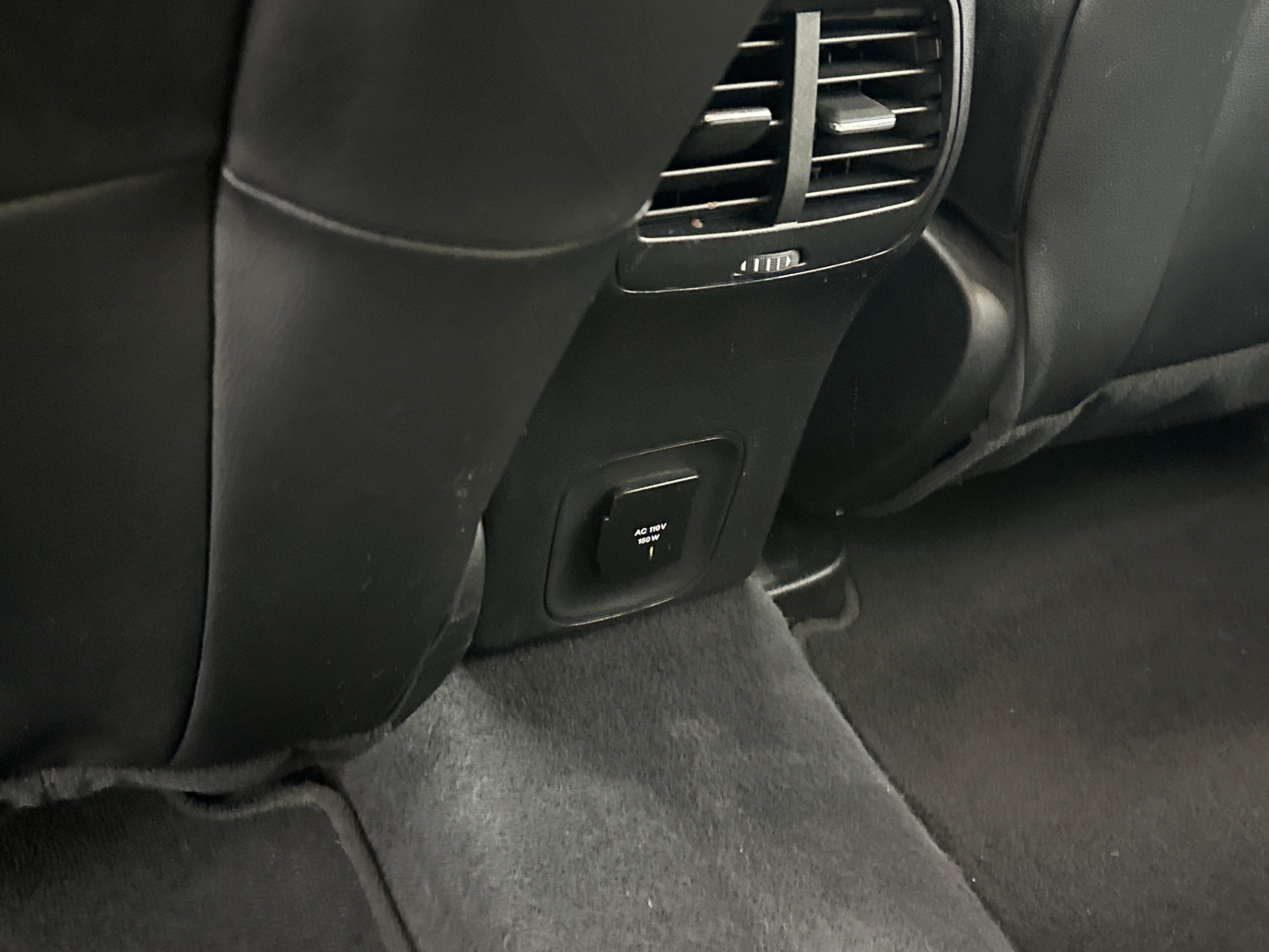 Used 2020 Ford Escape Titanium image 13