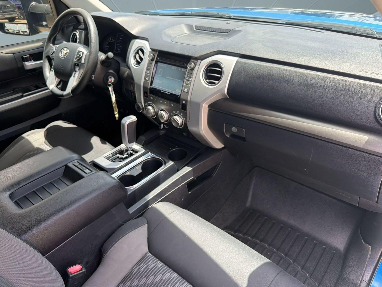 Used 2018 Toyota Tundra SR5 w/ SR5 Upgrade Package AWD/4WD image 26