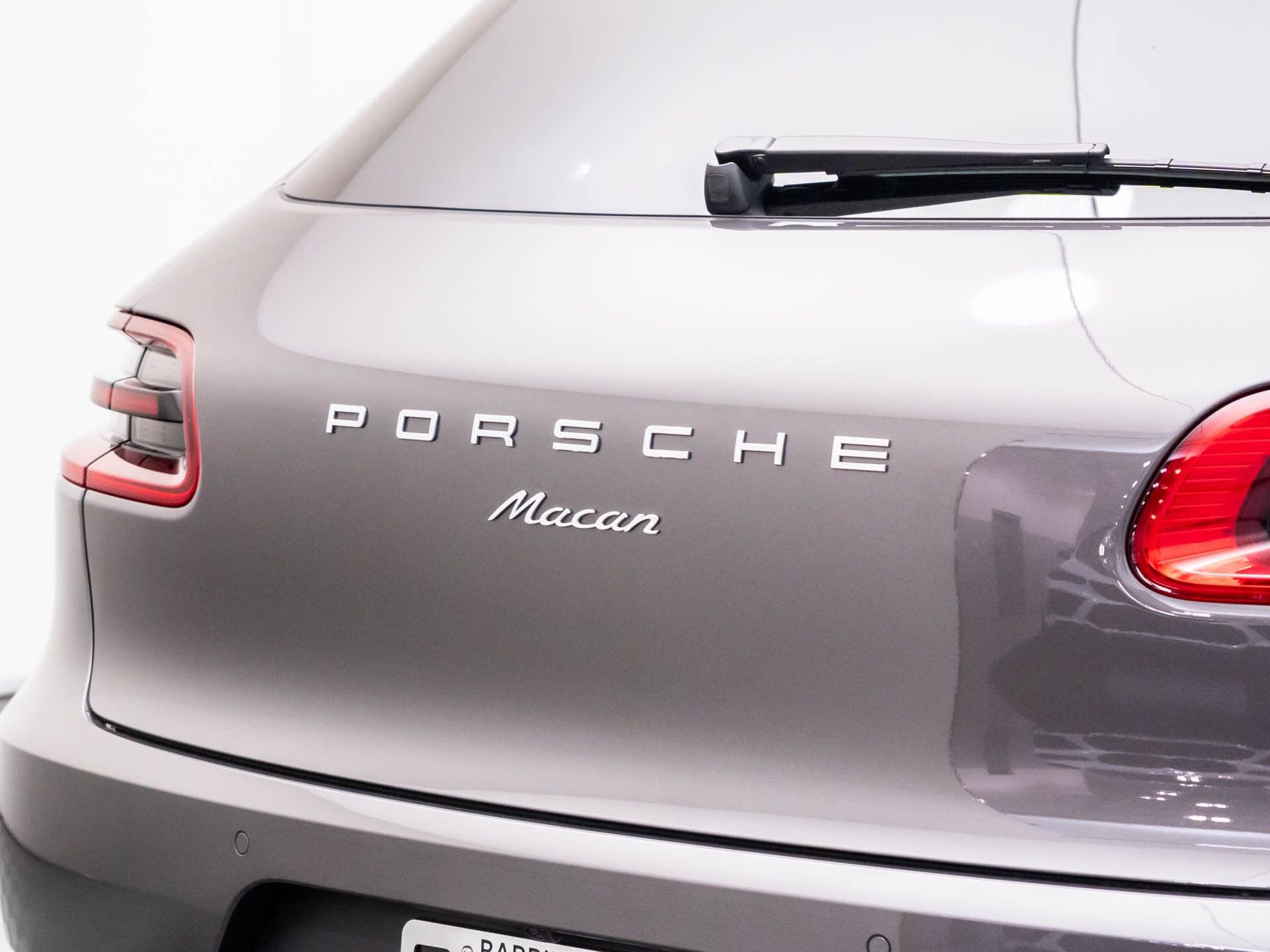 Used 2018 Porsche Macan image 36