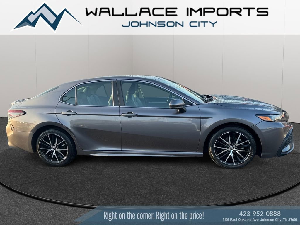 Used 2021 Toyota Camry SE FWD image 6