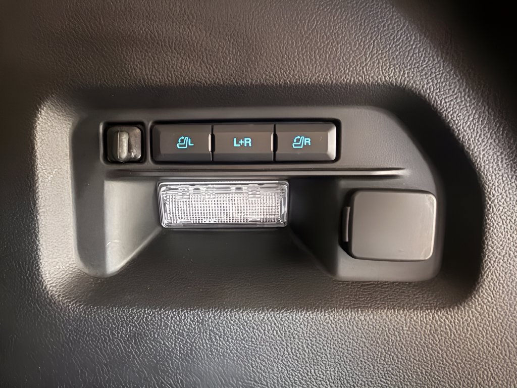 Used 2023 Ford Explorer Limited w/ Limited Technology Package AWD/4WD image 11