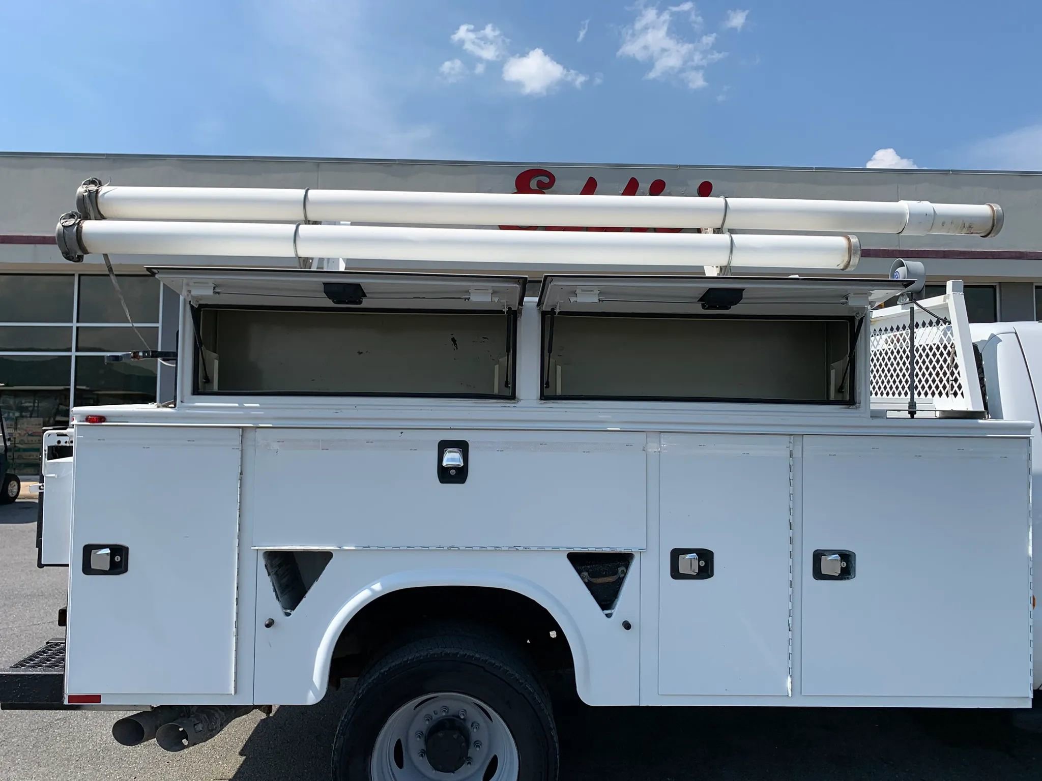 Used 2016 Ford F550 4x4 Crew Cab Super Duty image 45