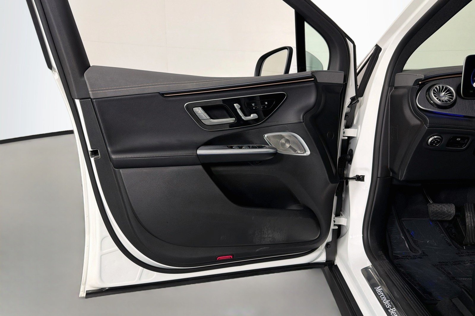 Certified 2024 Mercedes-Benz EQE 350+ 4MATIC SUV image 23