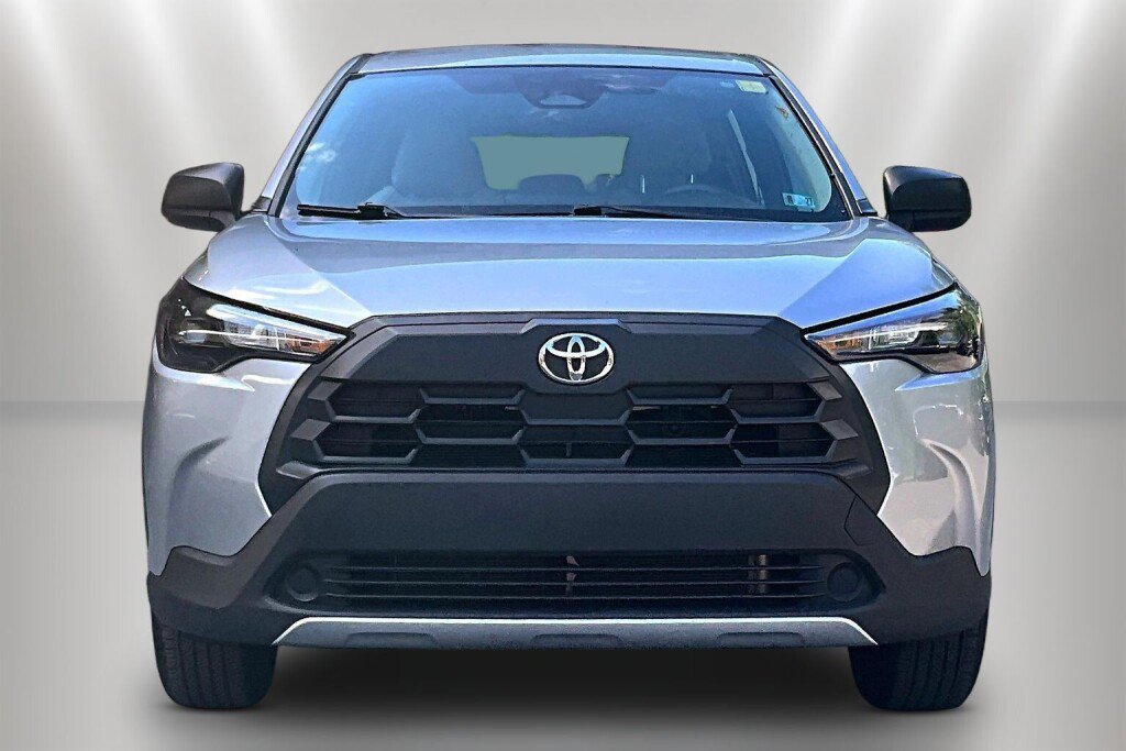Used 2026 Toyota Corolla Cross L FWD image 2