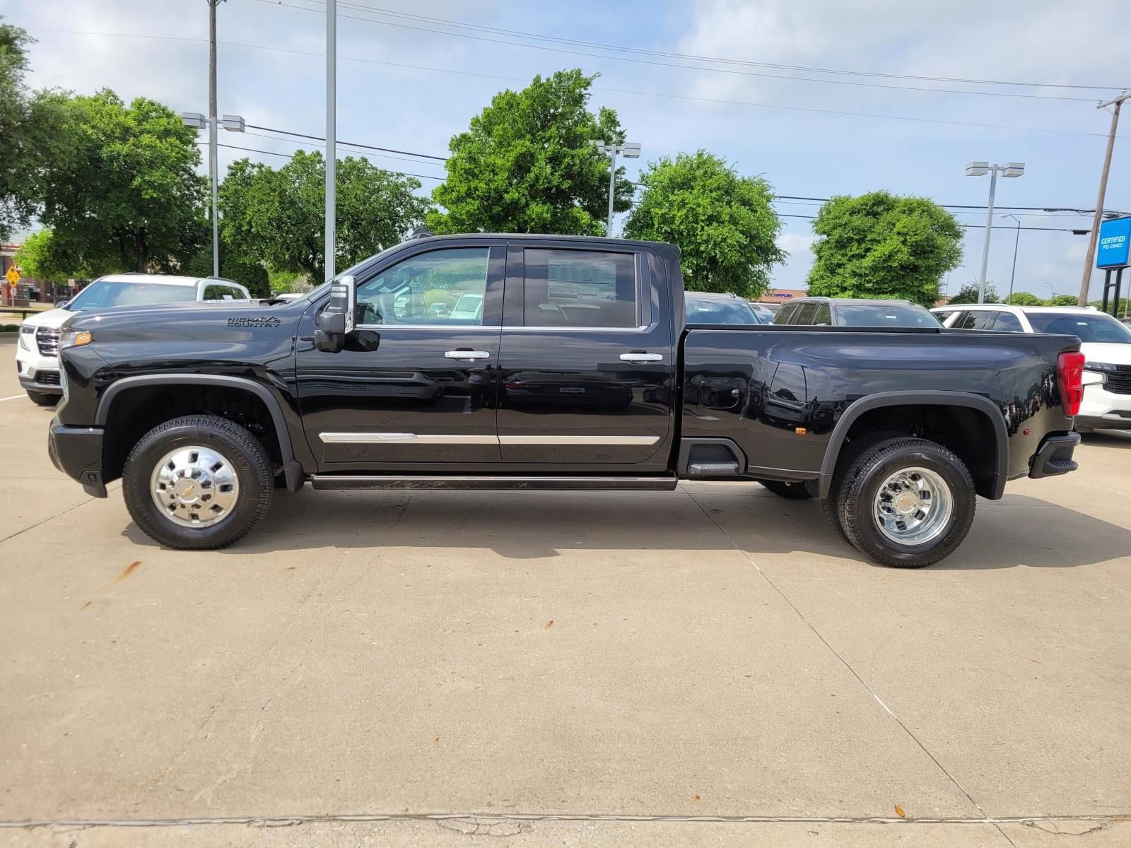 New 2026 Chevrolet Silverado 3500 High Country w/ High Country Premium Package image 2