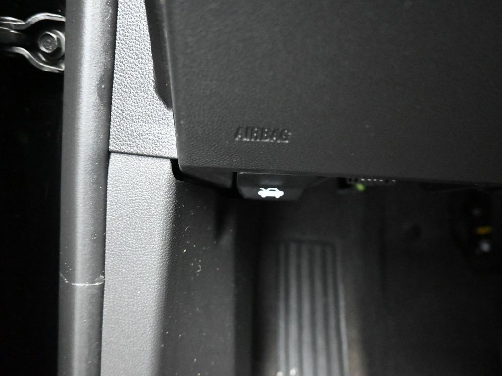 Used 2022 Chevrolet Blazer LT image 25