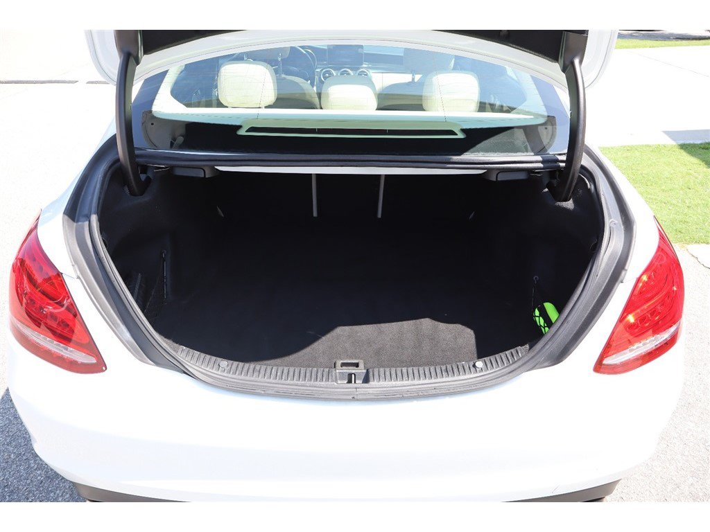 Used 2015 Mercedes-Benz C 300 Sedan image 5