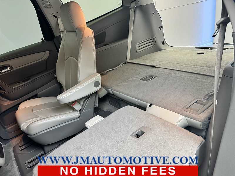 Used 2017 Chevrolet Traverse LT image 22