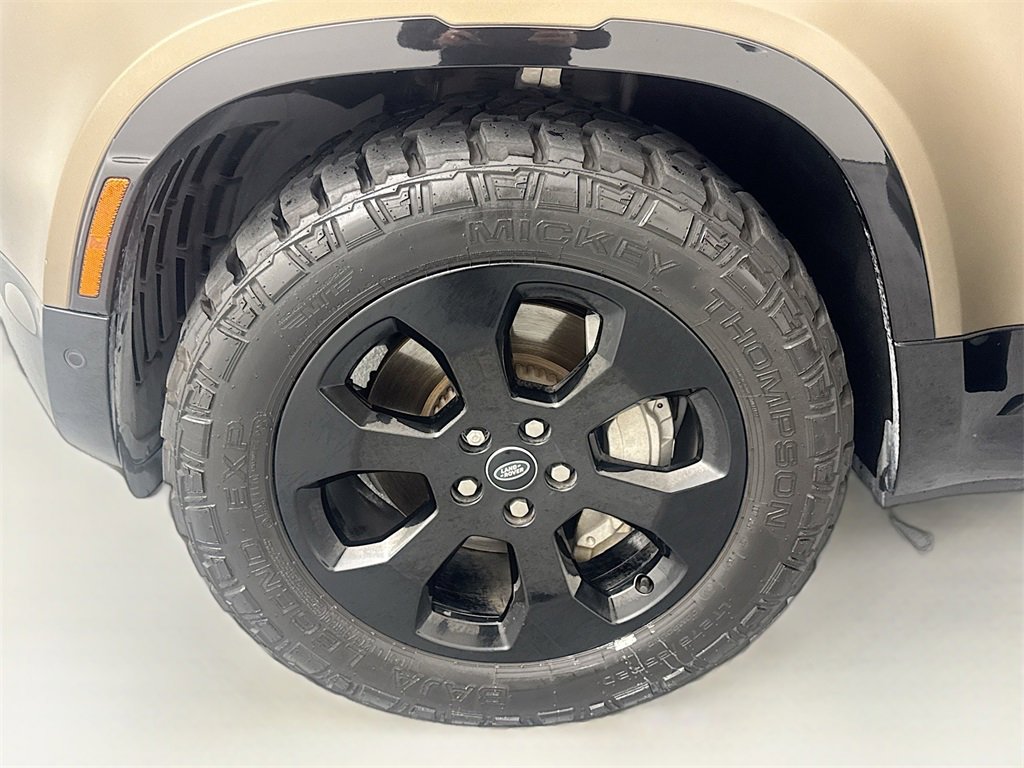 Certified 2023 Land Rover Defender 110 X-Dynamic SE image 30