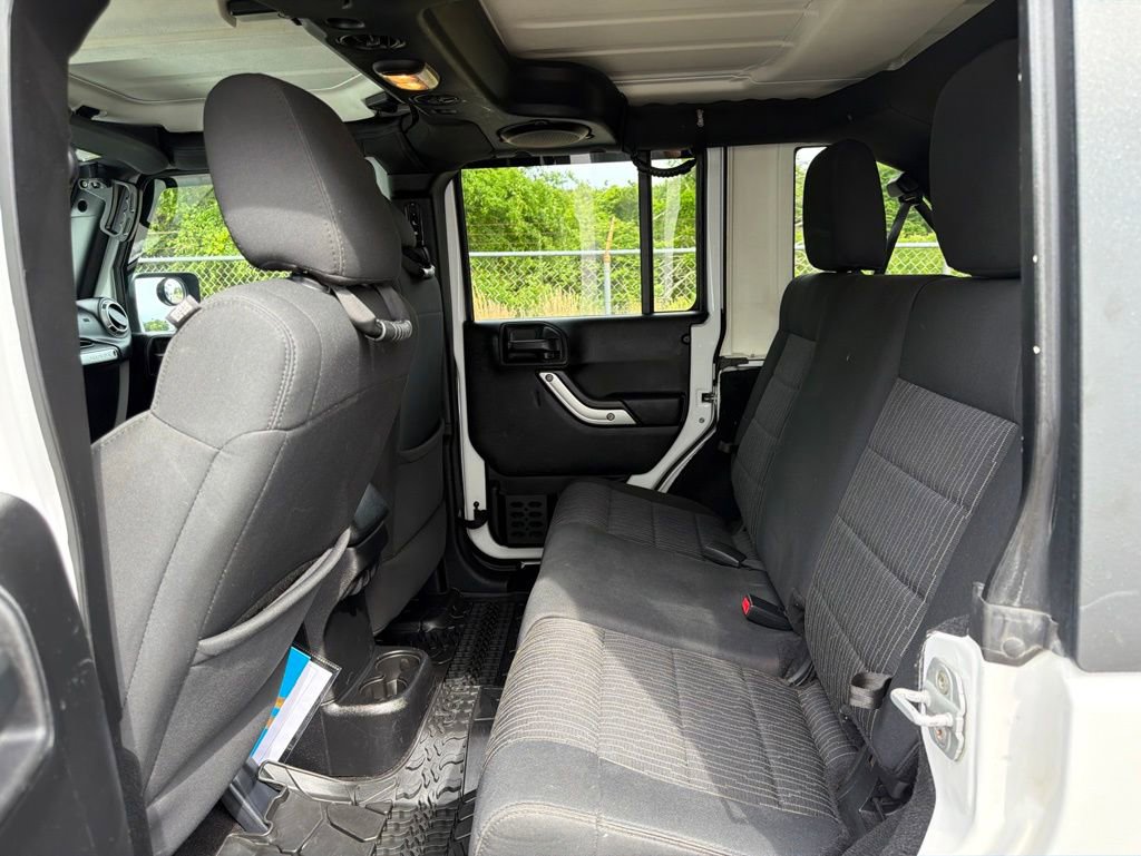 Used 2011 Jeep Wrangler Unlimited Rubicon w/ Dual Top Group AWD/4WD image 5