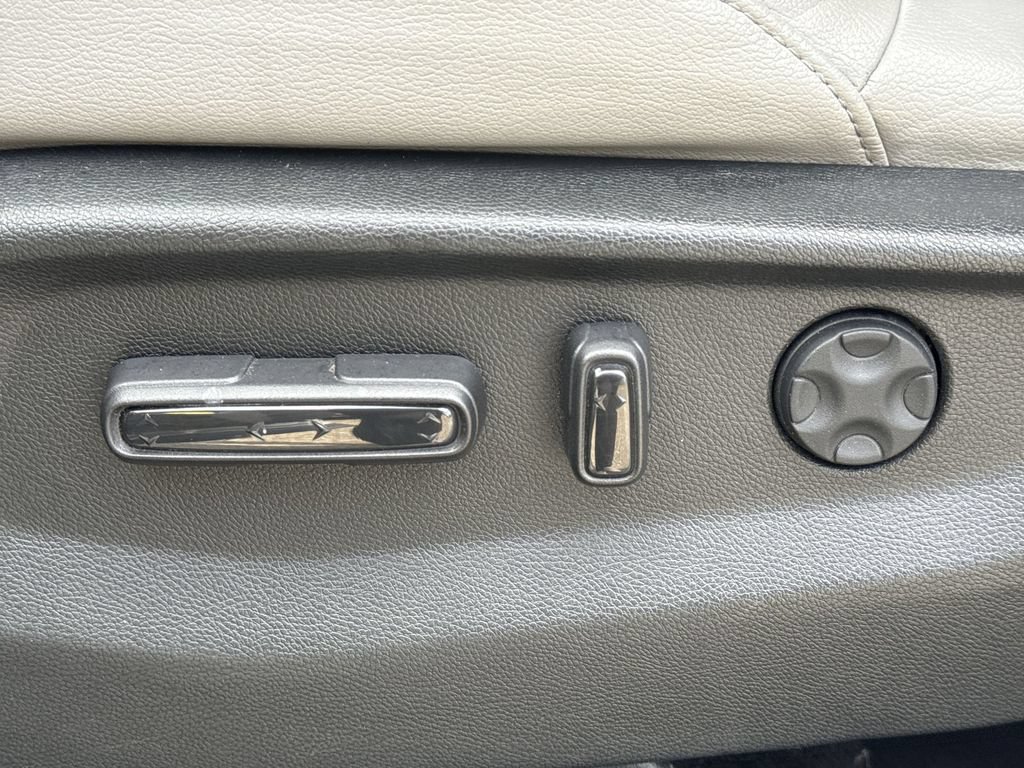 Used 2018 Honda CR-V Touring image 14