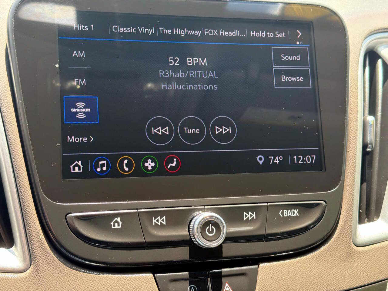 Used 2023 Chevrolet Malibu LT FWD image 16