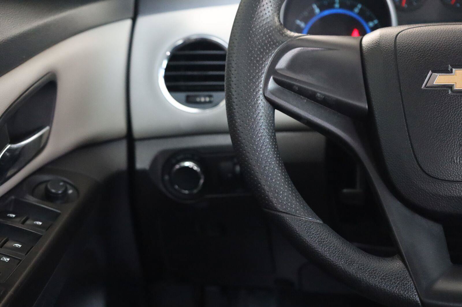 Used 2016 Chevrolet Cruze LS FWD image 27