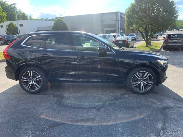 Used 2019 Volvo XC60 T6 Momentum w/ Multimedia Package AWD/4WD image 4