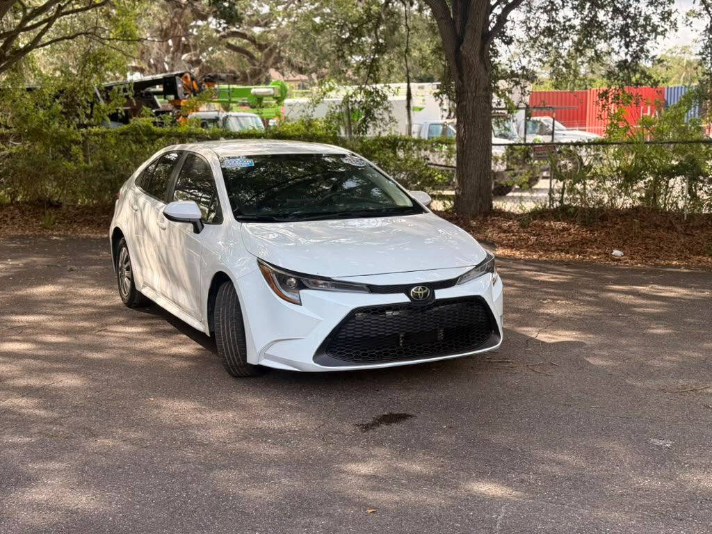 Used 2022 Toyota Corolla LE FWD image 3