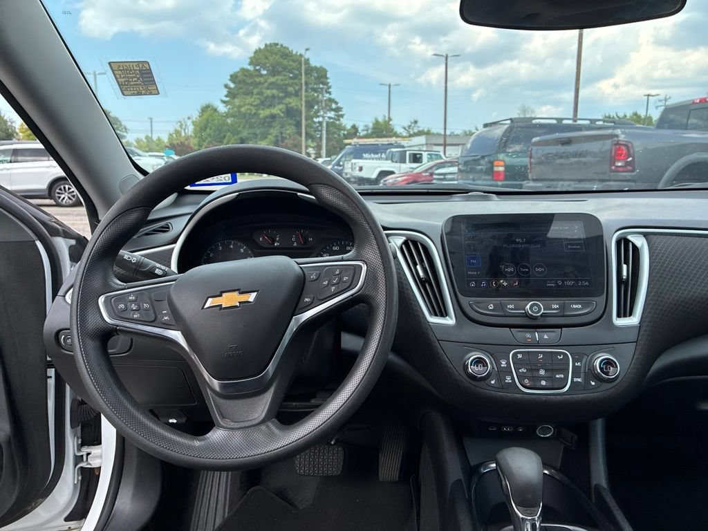 Used 2024 Chevrolet Malibu LT FWD image 22